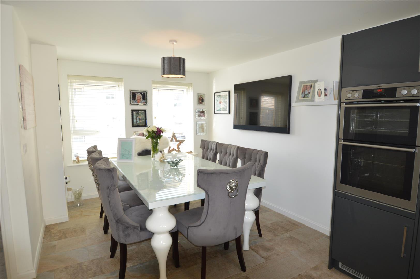 42 Crompton Way, Ogmore by Sea, CF32 0QF